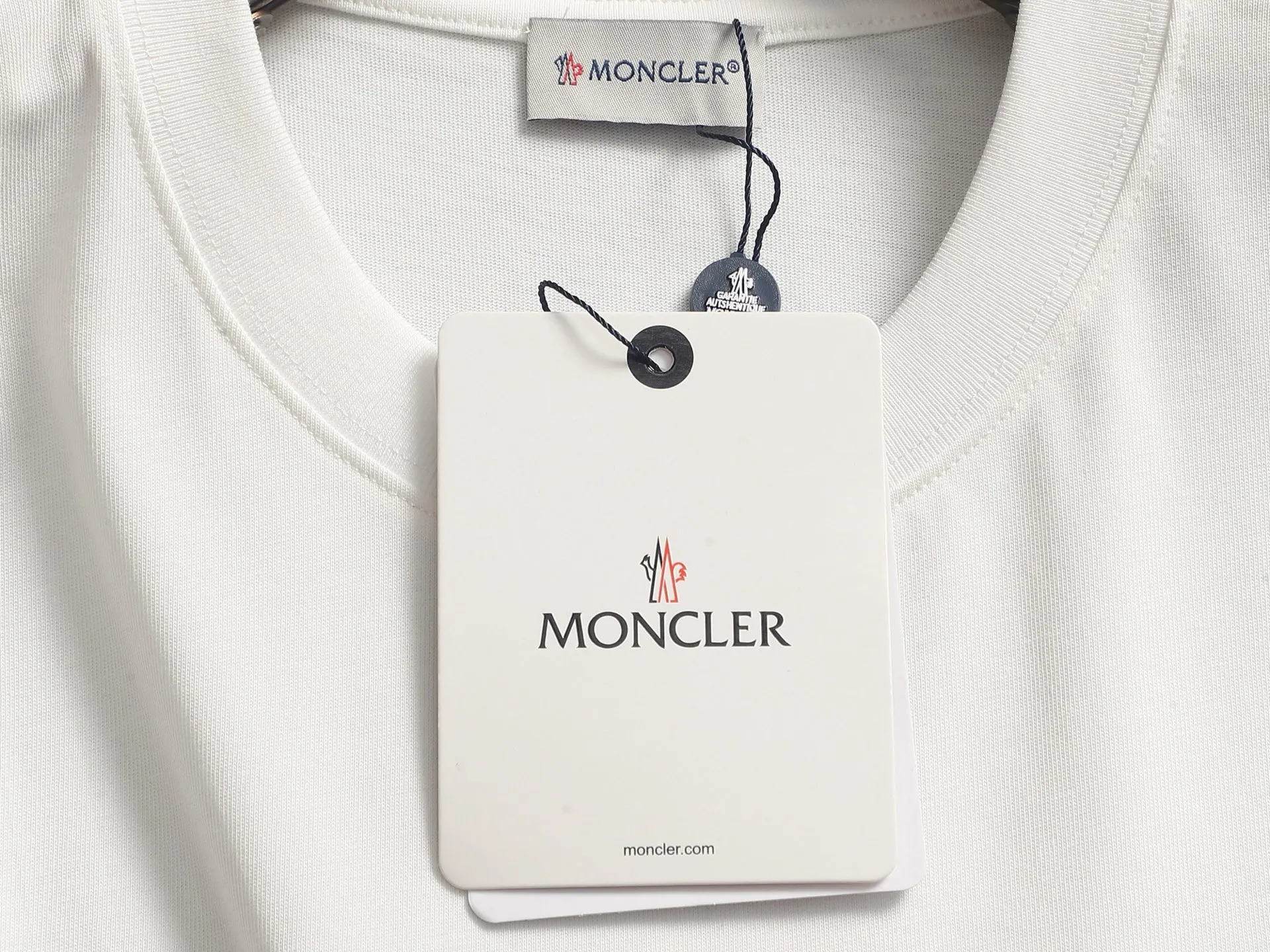 MONCLER LOGO 🪡 Logo ， Retro Same Style T 260 Versatile : Black White Size：XS~L